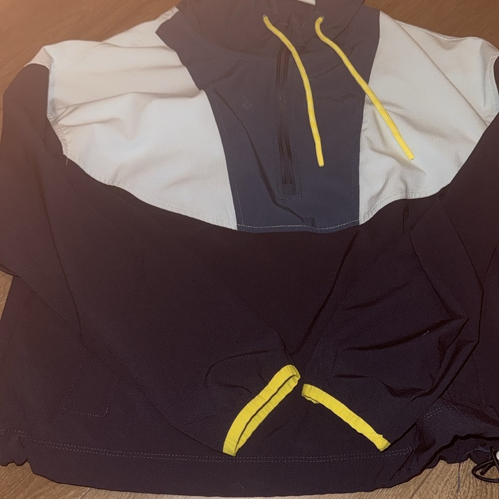Light weight jacket - Picture 2 of 3